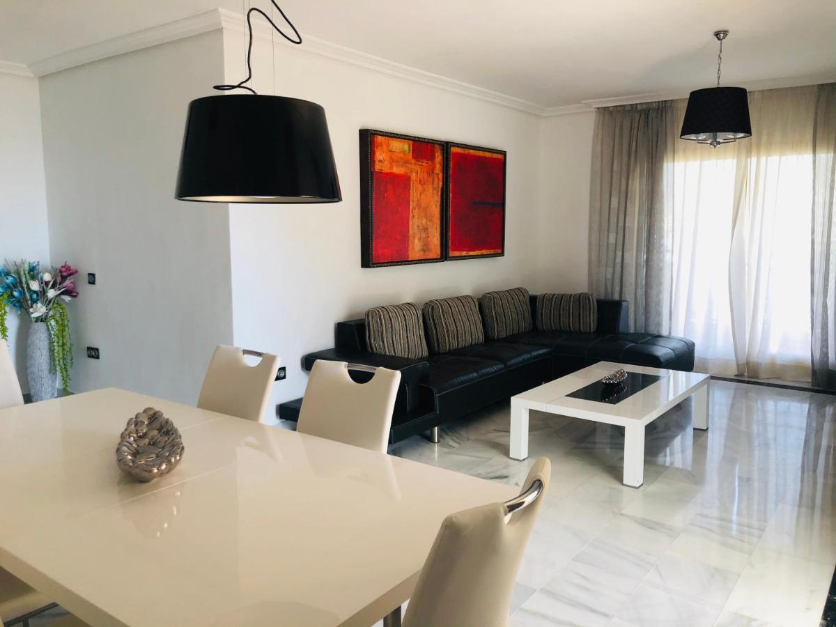 Rentcostadelsol Fuengirola Dona Sofia A Exteriör bild