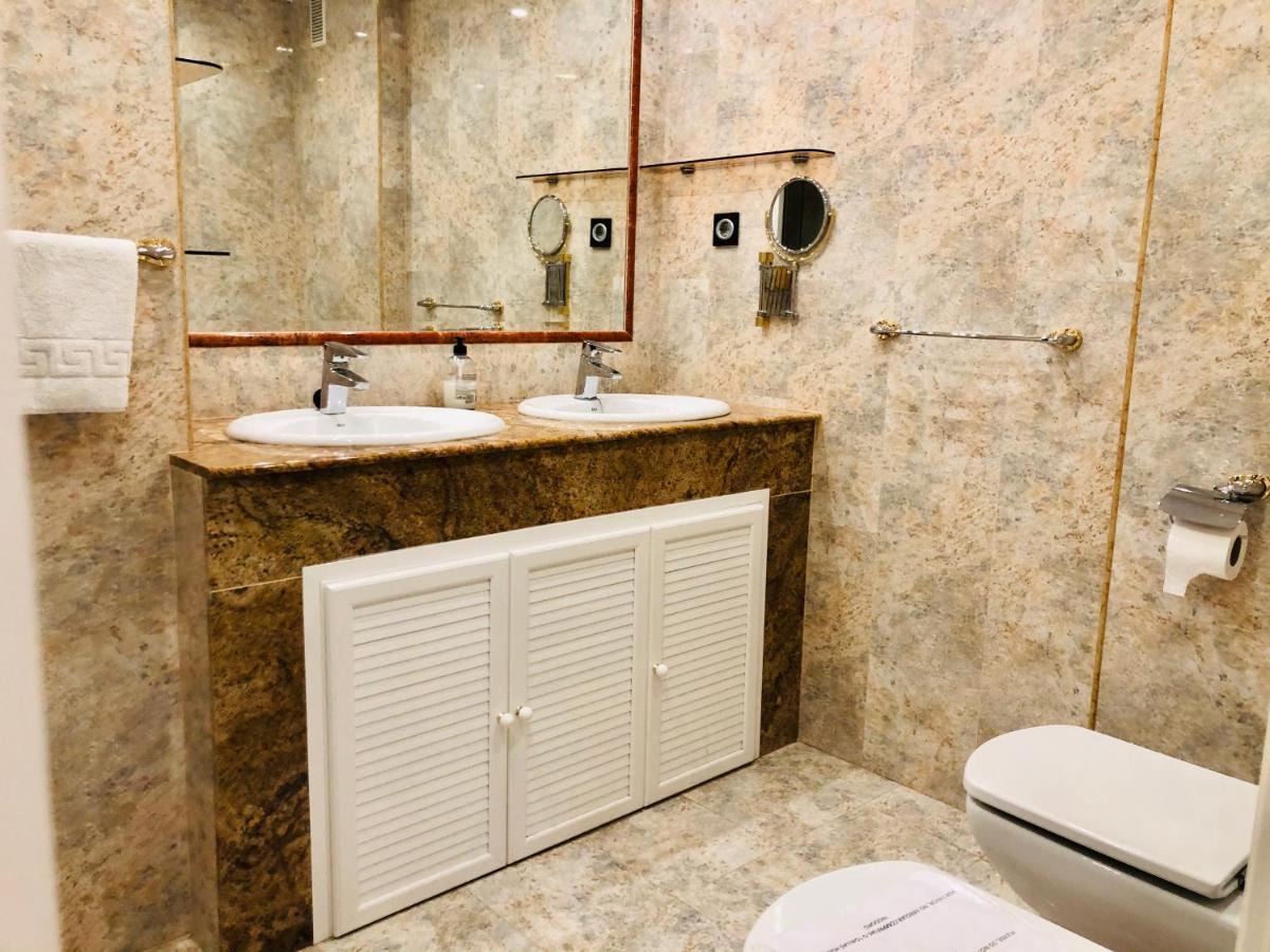 Rentcostadelsol Fuengirola Dona Sofia A Exteriör bild